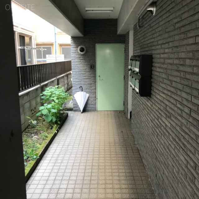 高橋ビル エントランス