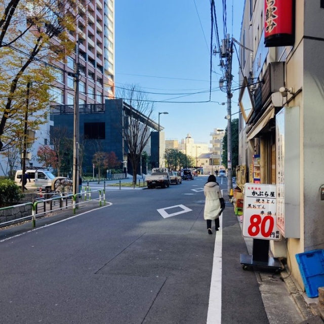 東池袋パークビル ビル前面道路