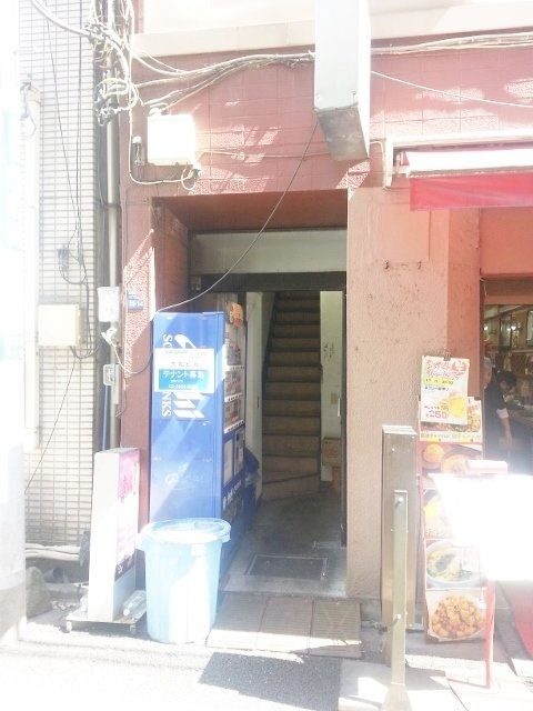 大和ビル エントランス