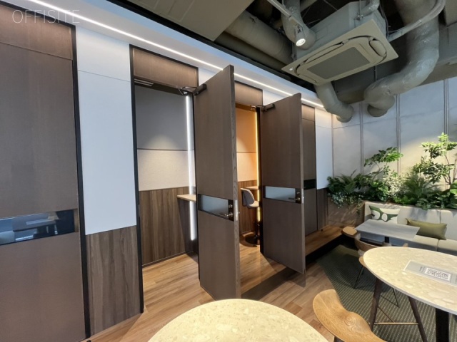 NOW/HERE新宿四谷 エントランス