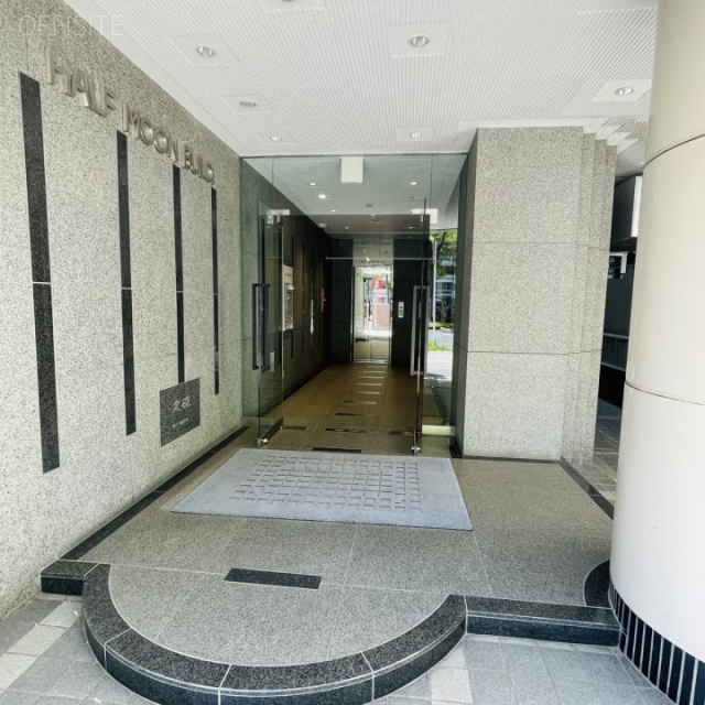 HALFMOON　オフィス出入口