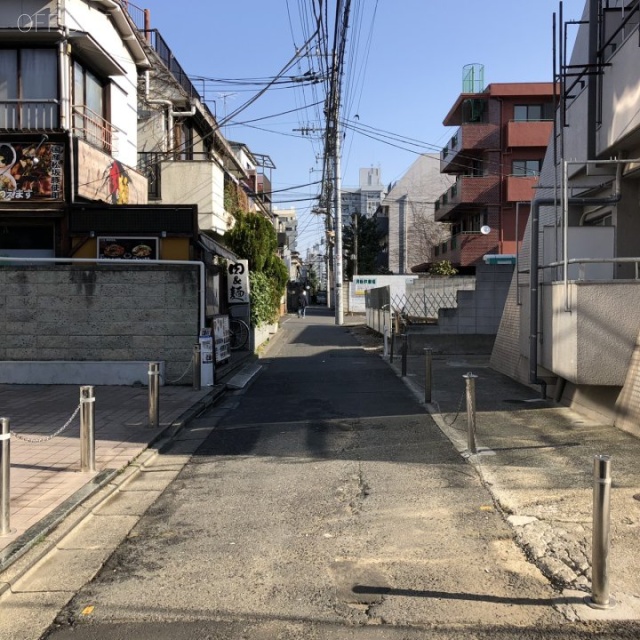 アイマンション ビル前面道路