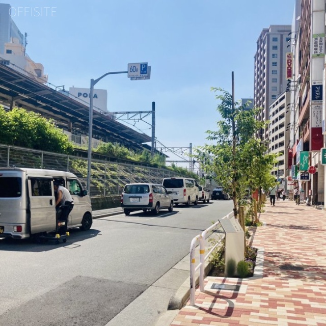 扇寿(せんじゅ)ビル ビル前面道路