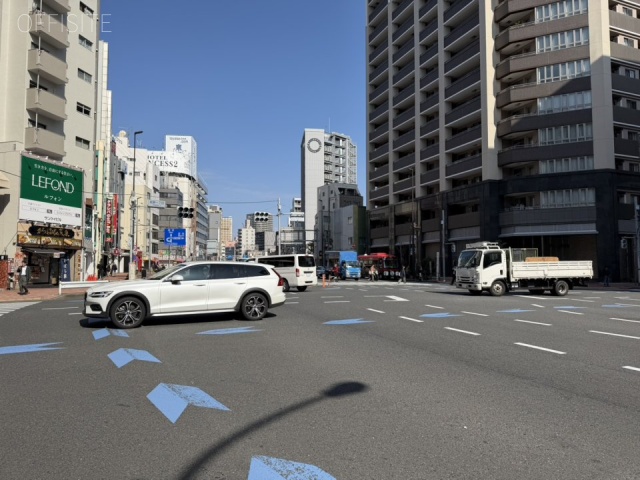 光第二ビル　前面に言問通り