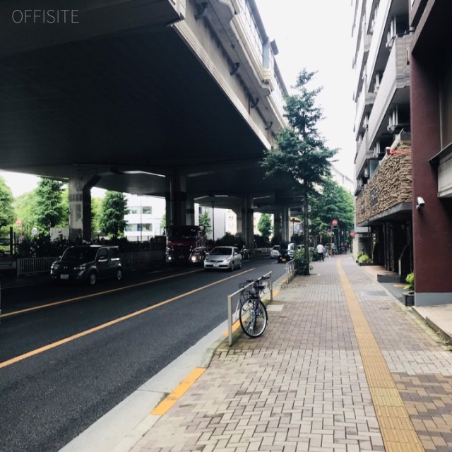 ハイツ本町ビル ビル前面道路 甲州街道