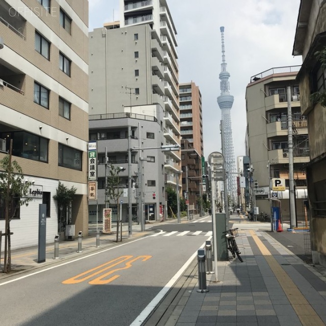 グランスカイビル ビル前面道路