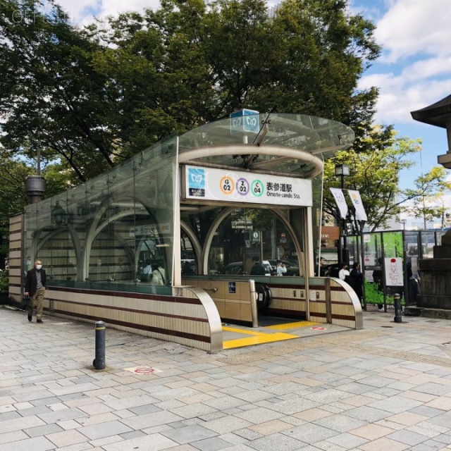 ヒューリック青山ビル ビル目の前 表参道駅