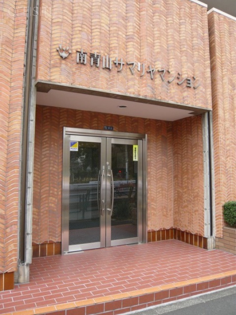 南青山サマリヤマンション エントランス