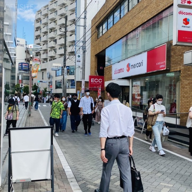 吉祥寺DMビル ビル前面道路