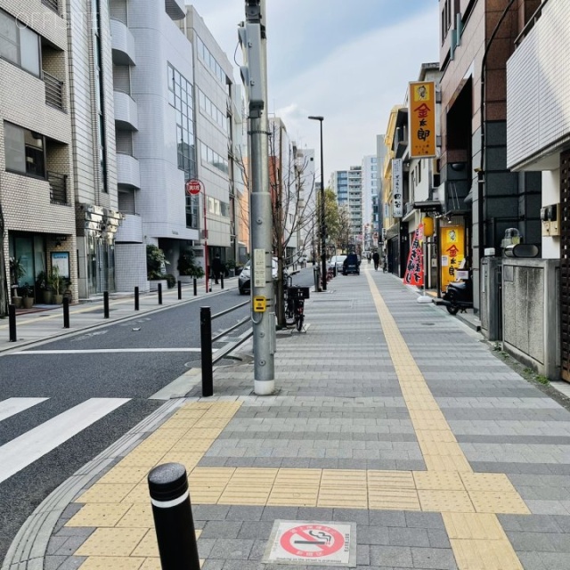 柳田ビル ビル前面道路