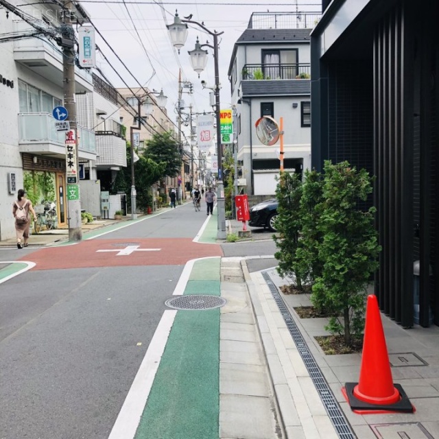 PLAY江古田 ビル前面道路