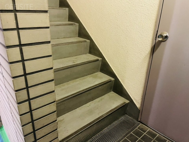 峯岸ビル　階段