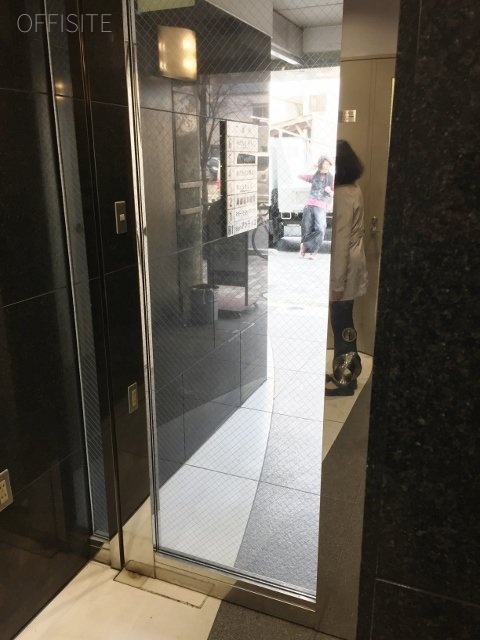 丸坂ビル エントランス