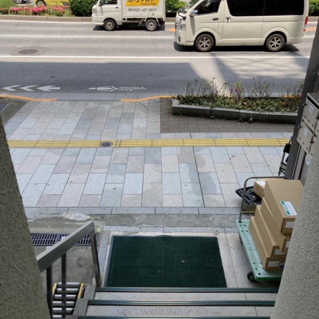 俎橋(まないたばし)ビル エントランス