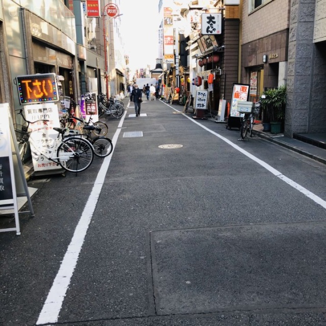 GSビルディング1 ビル前面道路
