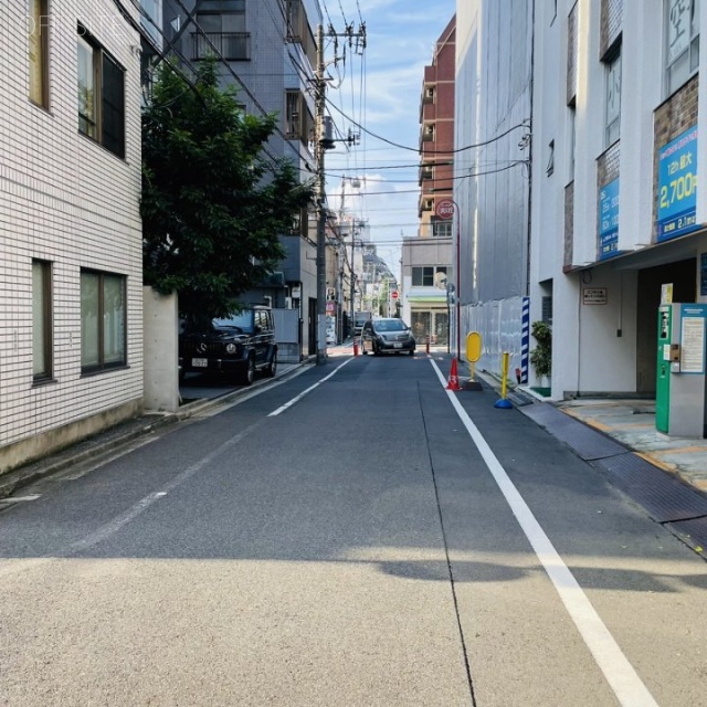 ニューライトビル ビル前面道路