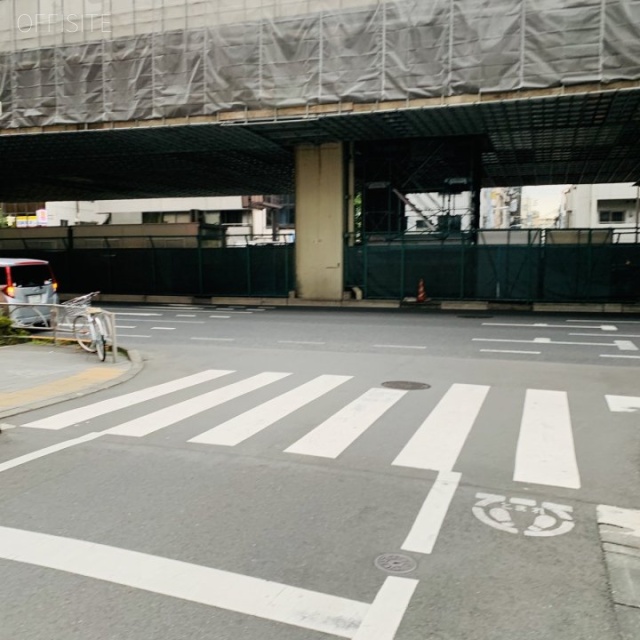 ホンダ御徒町ビル ビル前面道路