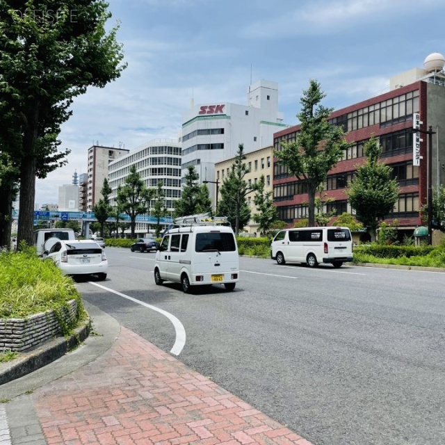 タジマビル 前面に桜通