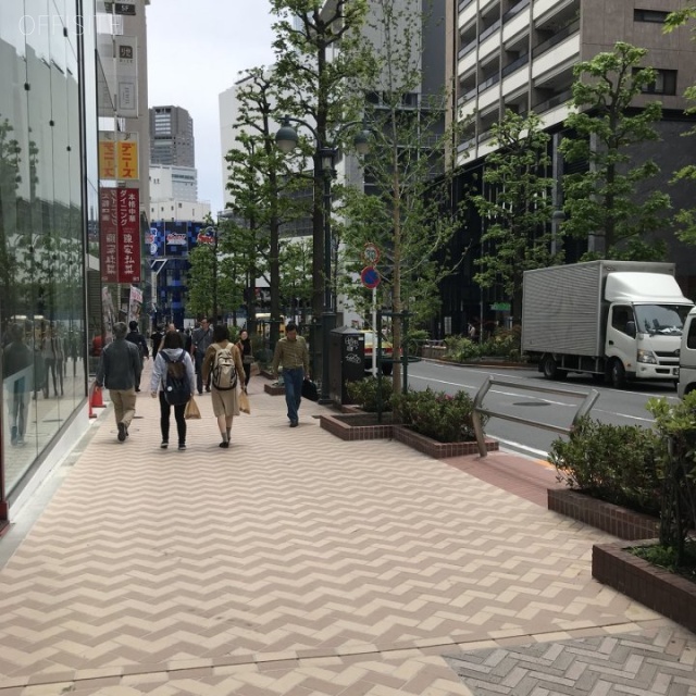 PARKWAY SQUARE3 ビル前面道路