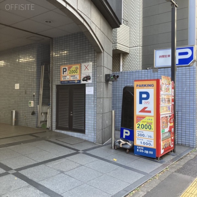 175番館本館 駐車場