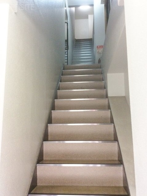 小島ビル エントランス