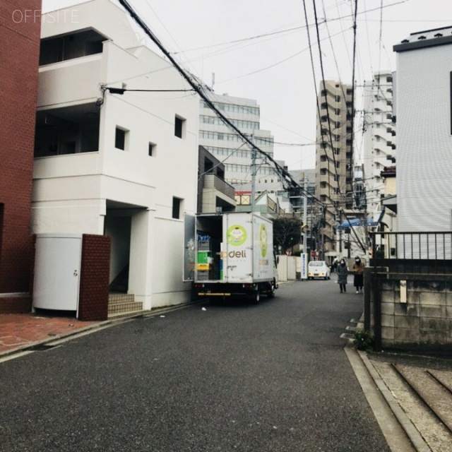 ムサシヤビル ビル前面道路