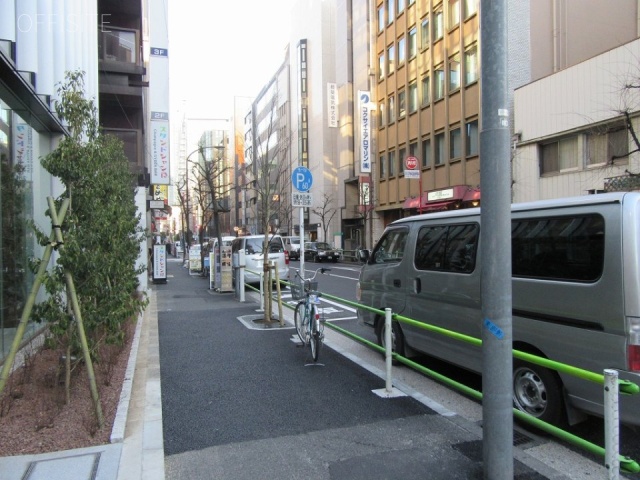 COMS虎ノ門ビル ビル前面道路