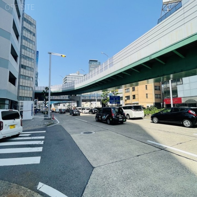 名駅イーストビル 前面道路