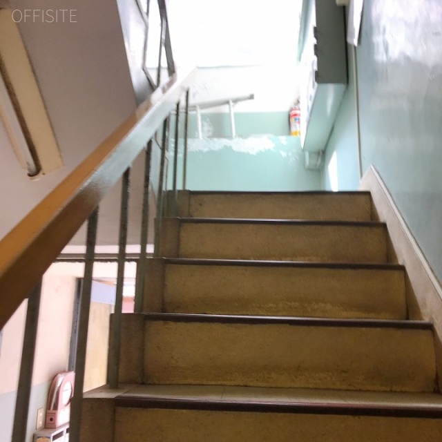森下ビル 階段