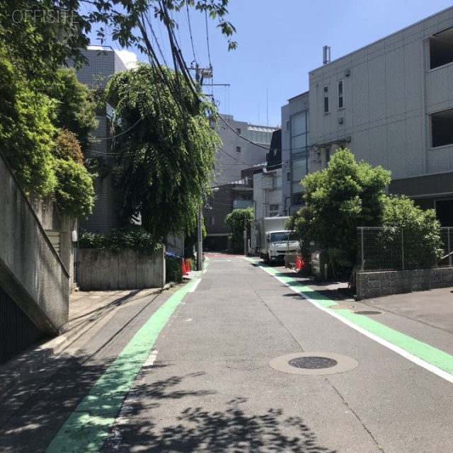 第二税経ビル ビル前面道路