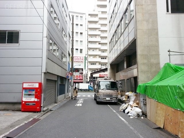東京慶北ビル ビル前面道路