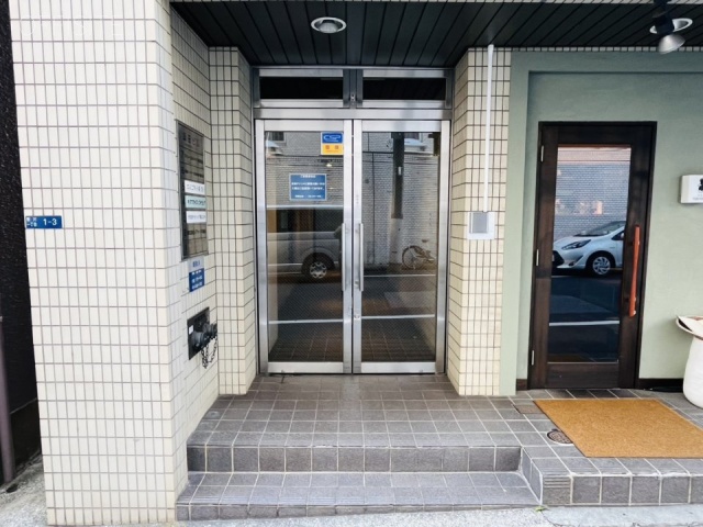 飯田ビル　エントランス