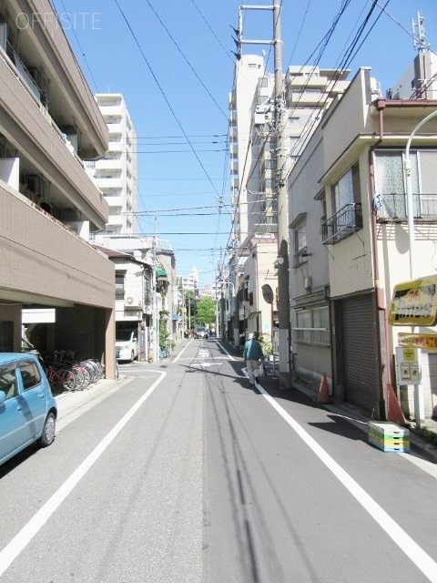 台東4丁目建物 ビル前面道路