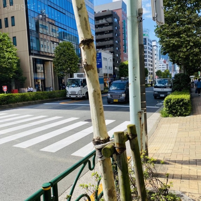 茅場町ファーストビル ビル前面道路