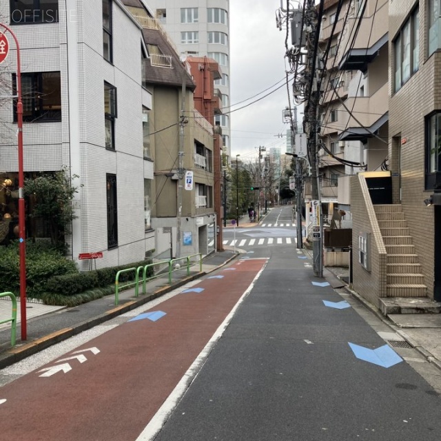 金子ビル ビル前面道路