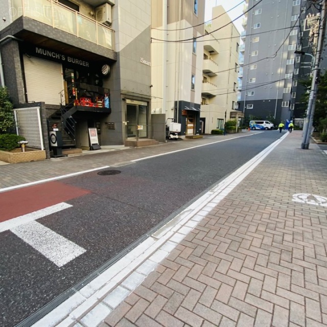 芝YSビル ビル前面道路