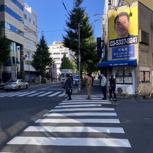 D-SQUARE Shinjuku 前面道路