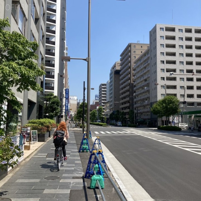 高橋ビル ビル前面道路