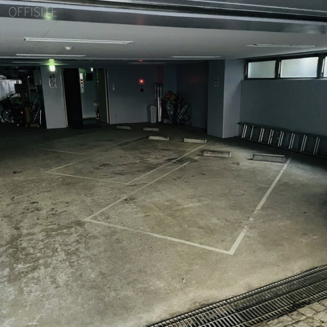 三翔ビル本郷 駐車場