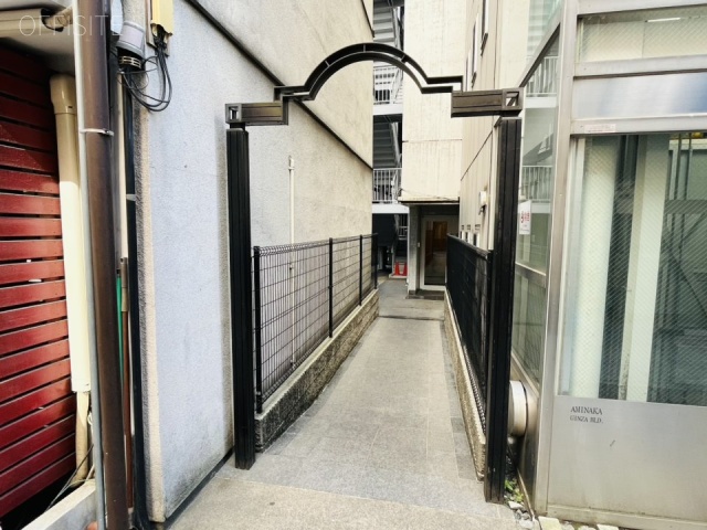 銀座あづまビル エントランス