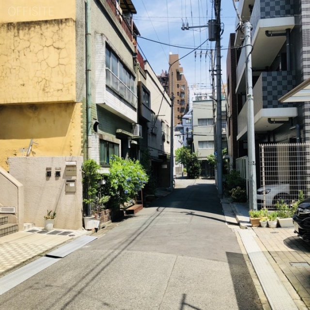 山口ビル ビル前面道路