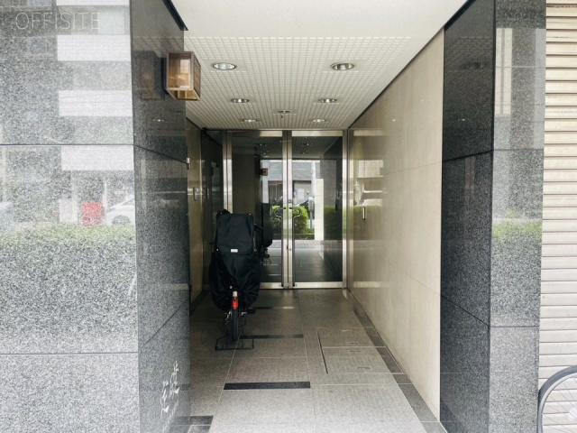ストーク蔵前M&K オフィスビル出入口