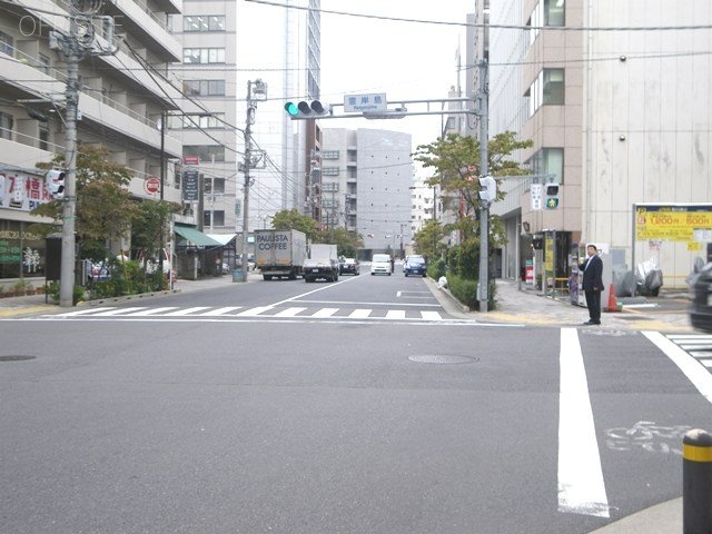 高野ビル ビル前面道路