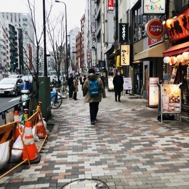 ANDOビル ビル前面道路