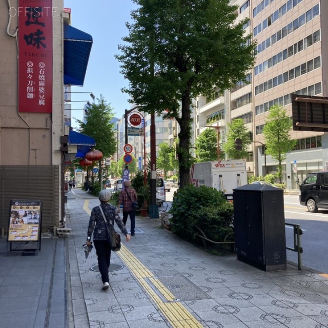 ヒューリック神田ビル ビル前面道路