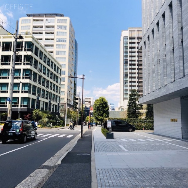 砂防会館別館B棟 ビル前面道路