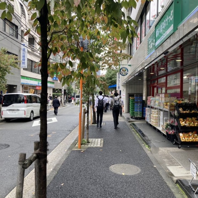 VORT三田 前面歩道
