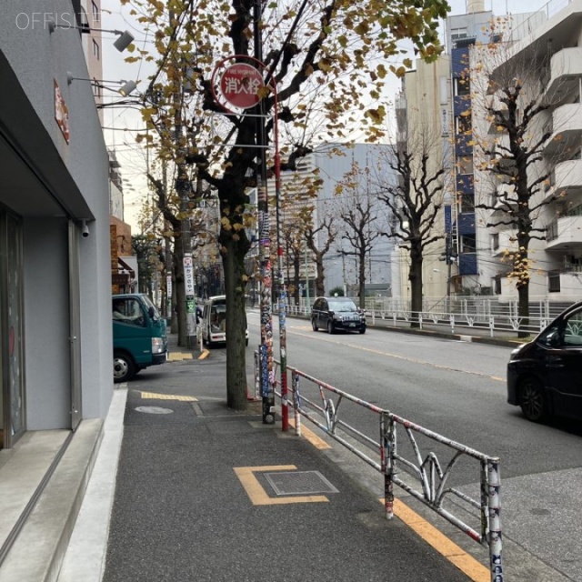 広田代官山ビル ビル前面道路