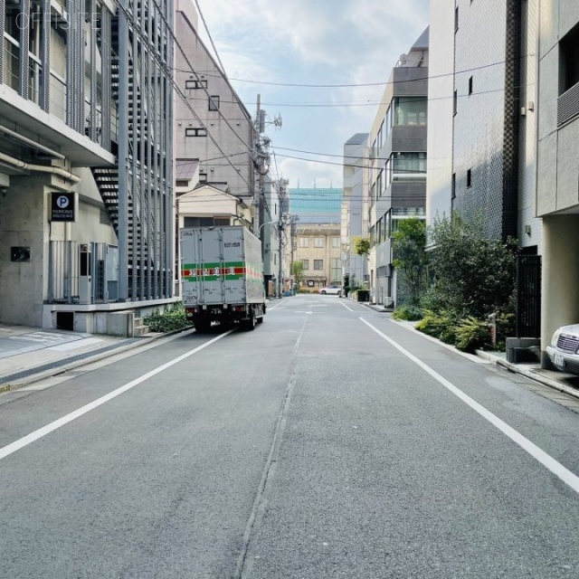 築地AIビル ビル前面道路