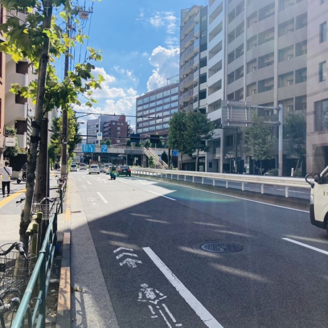 アクシス五反田ビル ビル前面道路